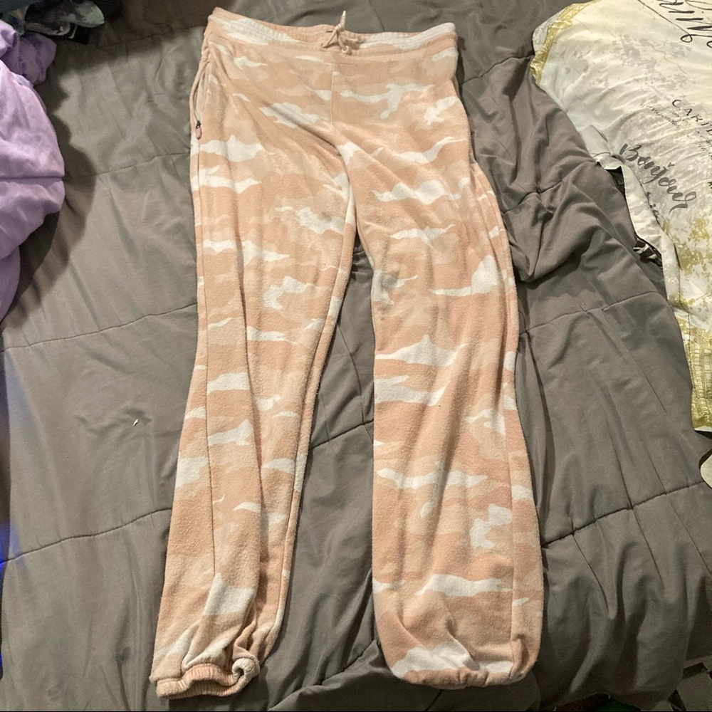 Athleta pink camo joggers